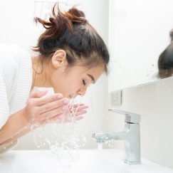 洗顔女性